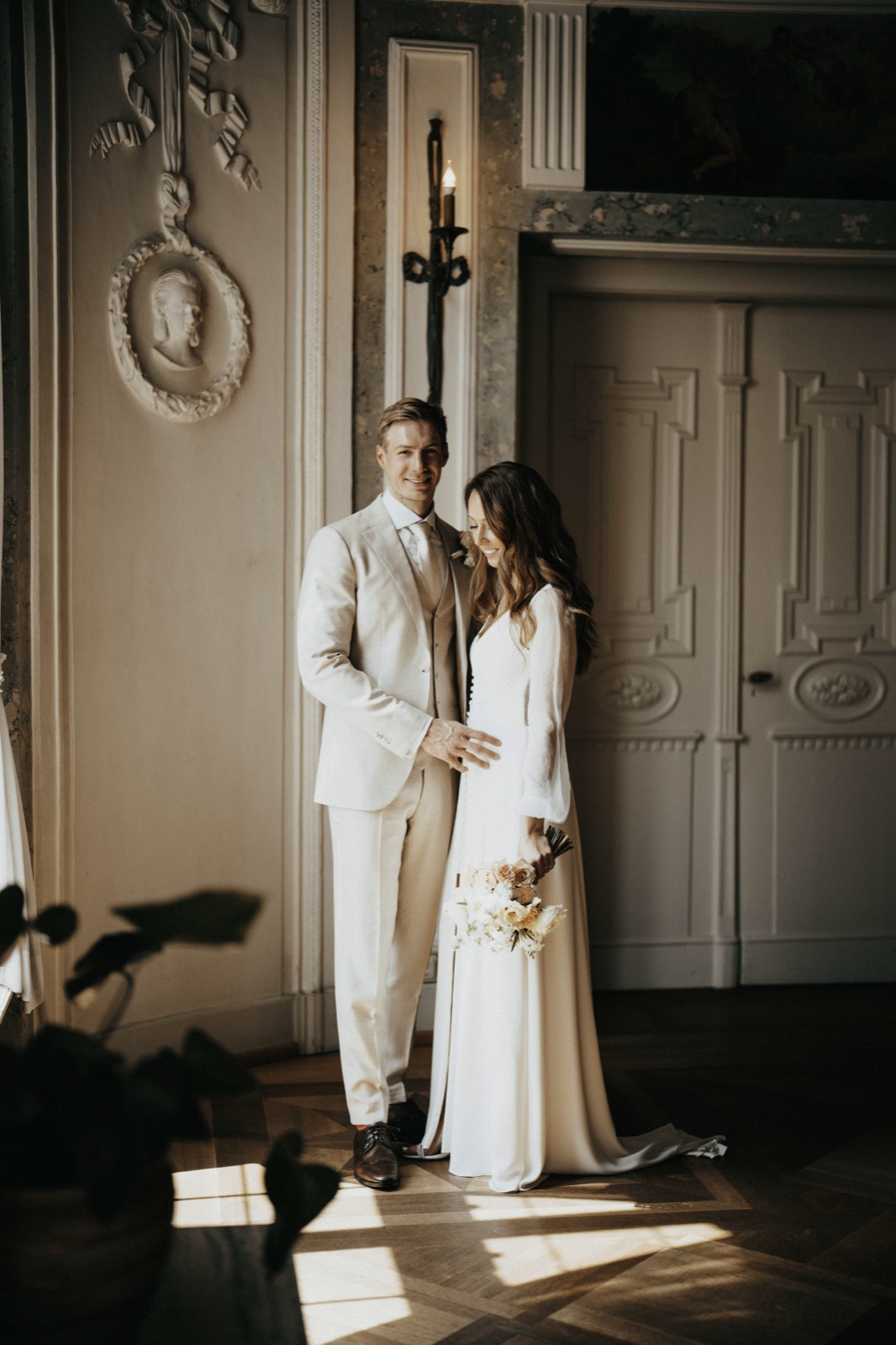 Standesamt Frankfurt - Brautpaar beim Auszug